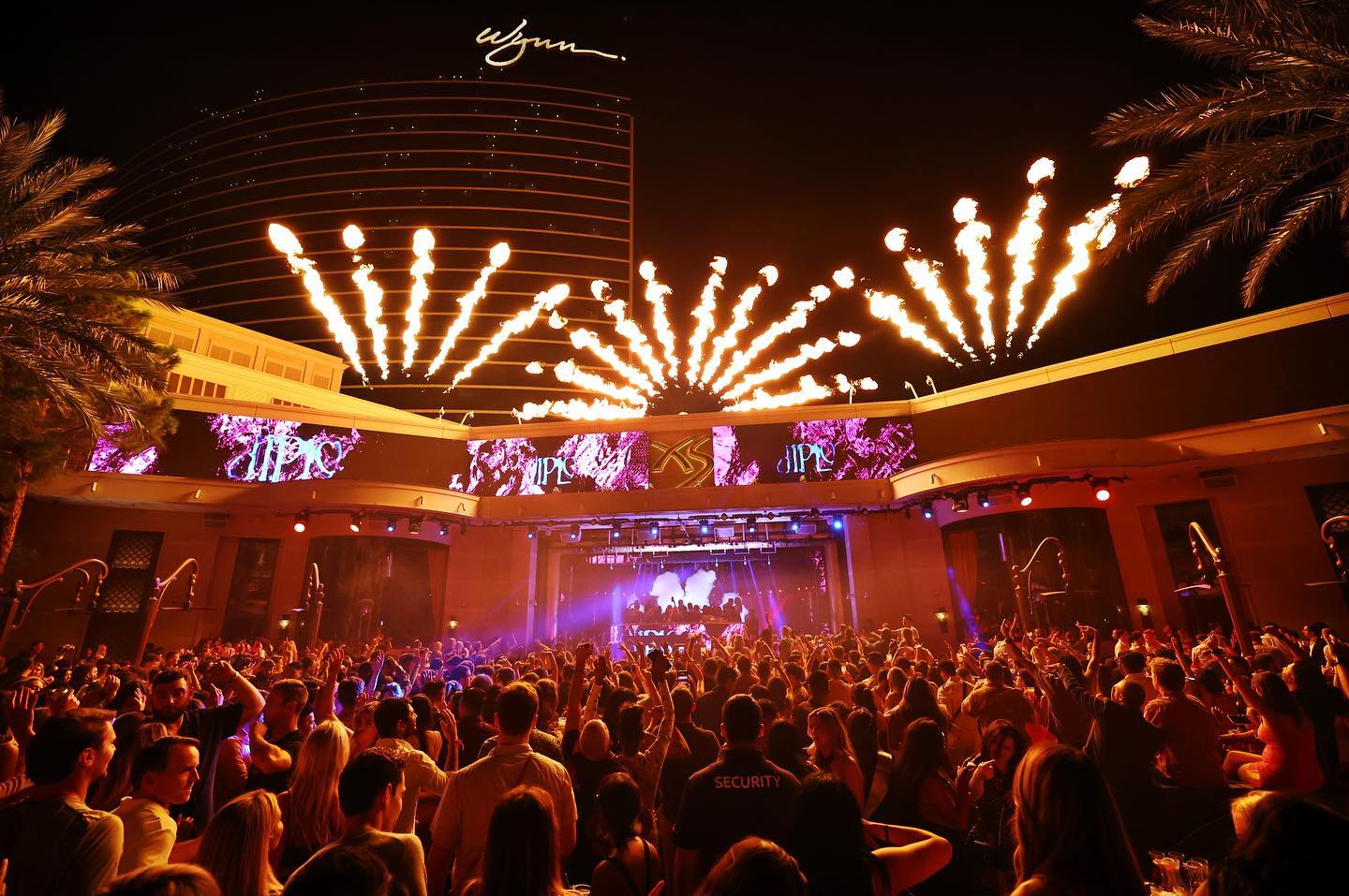 Clubs in vegas on Sunday