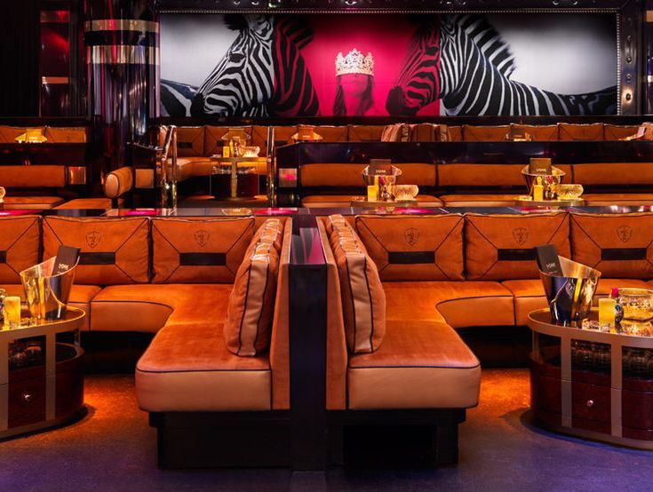 1Oak Las Vegas dance floor table