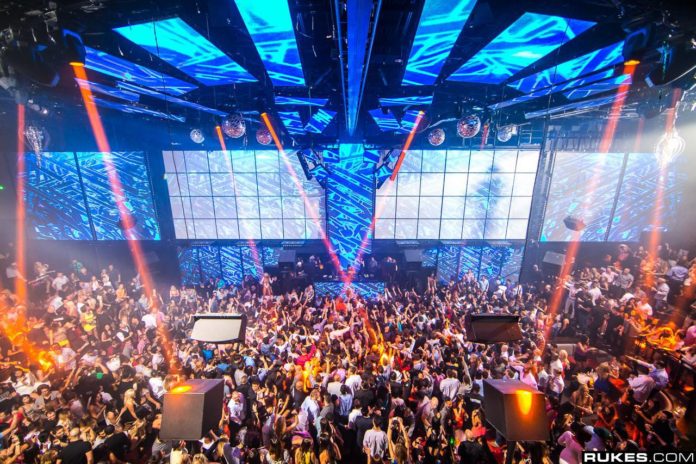 Light nightclub dress code