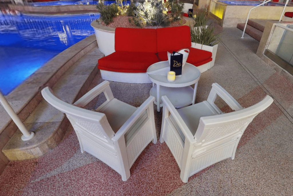 Drai's Nightclub Poolside Banquette